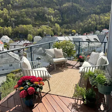 Modern With Terrace & Scenic Views, Free Parking شقة *