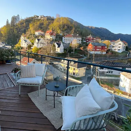Апартаменти Modern With Terrace & Scenic Views, Free Parking Берген