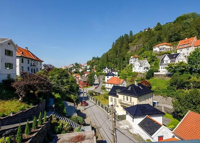 Apartment Floor With Mountain View, Terrace 22sqm, Free Parking Bergen