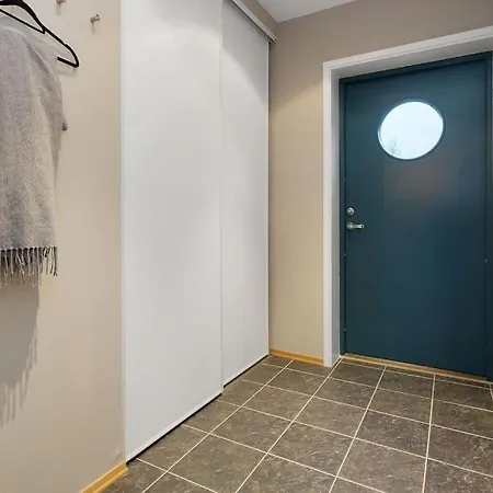 Modern With Terrace & Scenic Views, Free Parking * Μπέργκεν